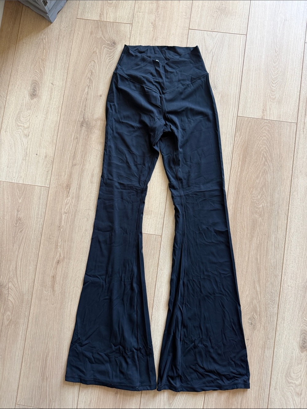 High-Waist V-Front Black Flare Leggings